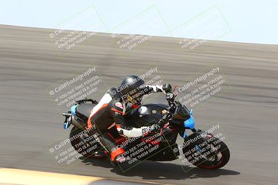 media/Apr-10-2022-SoCal Trackdays (Sun) [[f104b12566]]/Bowl (11am)/